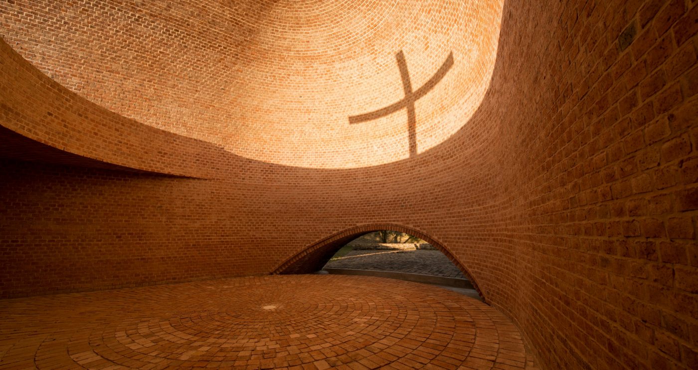 San Bernardo Chapel with clay blocks; Brick Award 2018 Special Prize Winner Category "Sharing Public Spaces"; Nicolás Campodonico Estudio; Photo: Nicolás Esteban Campodonico