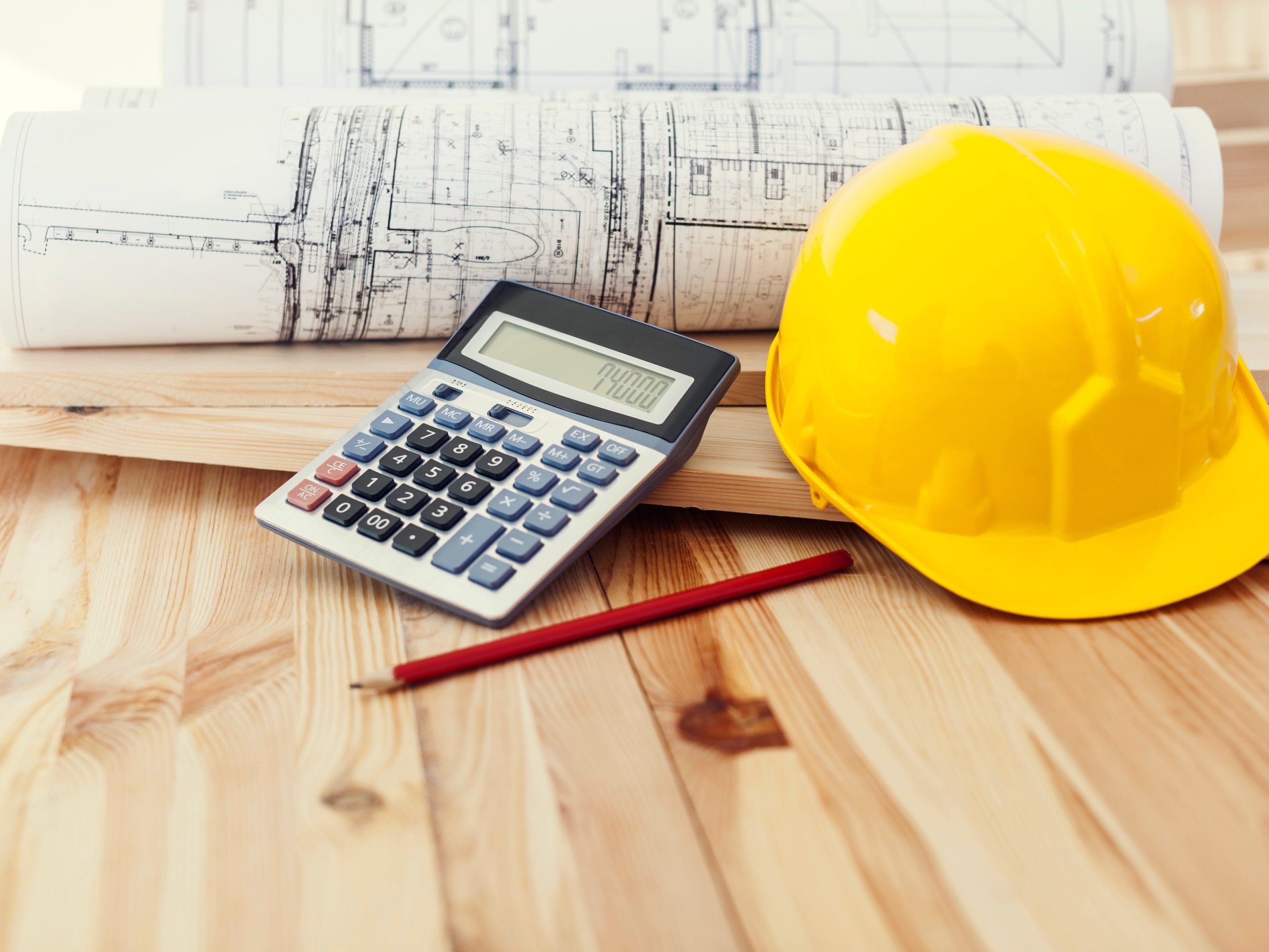 Желтая каска и пила. Каска калькулятор. Каска чертеж. Строительная каска на белом фоне. Книги каска.