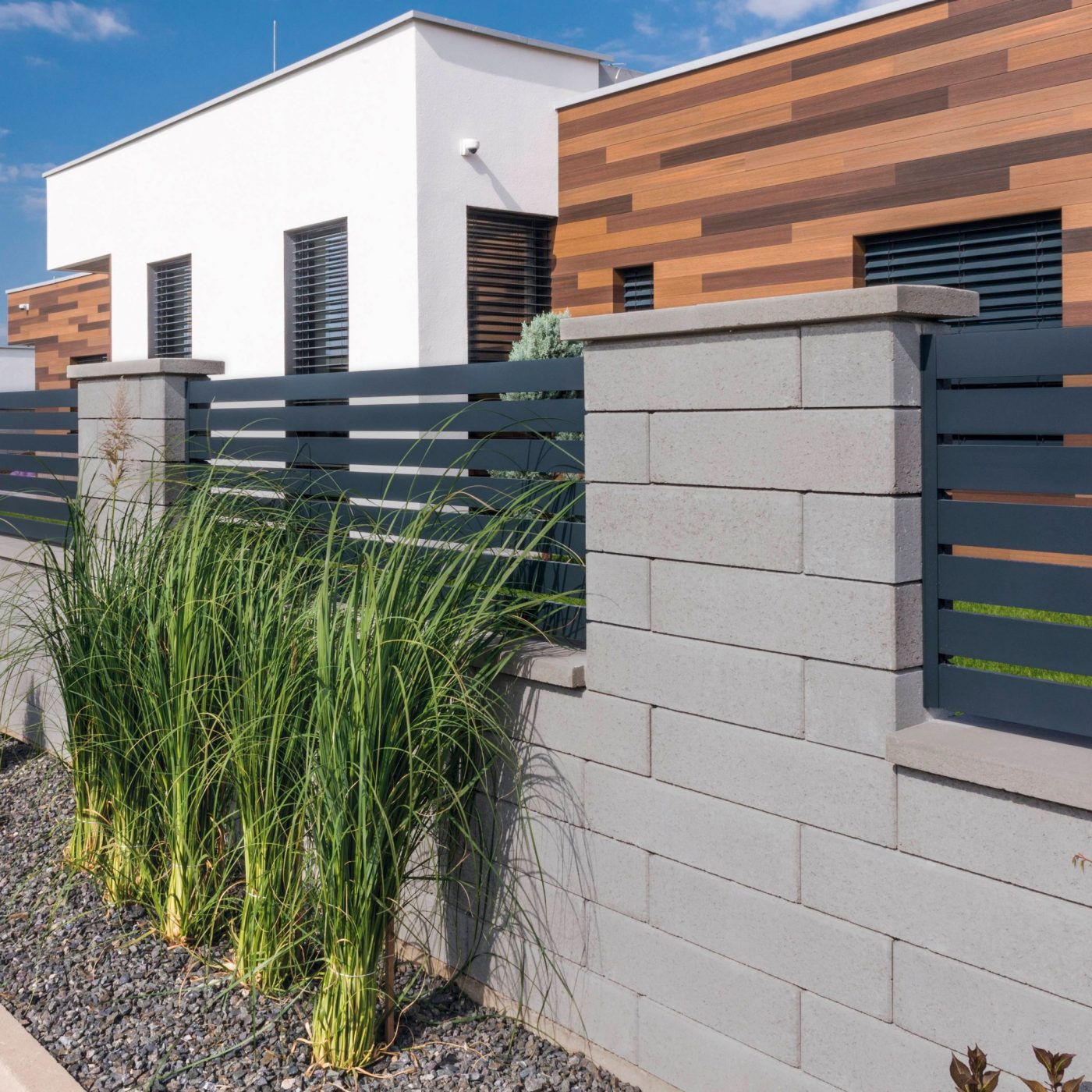 Paredo ograda svijetlo siva