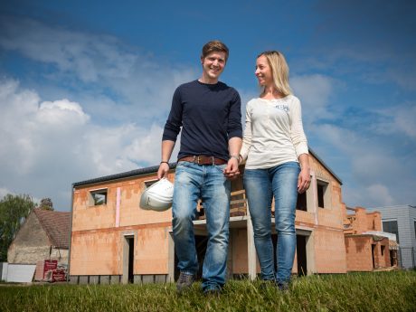 construction site shooting with porotherm bricks and builders family